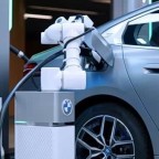BMW завершила тестирование робота для автоматической зарядки электромобилей