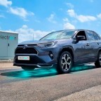 Во Франции построили первое в мире шоссе, заряжающее электромобили во время движения