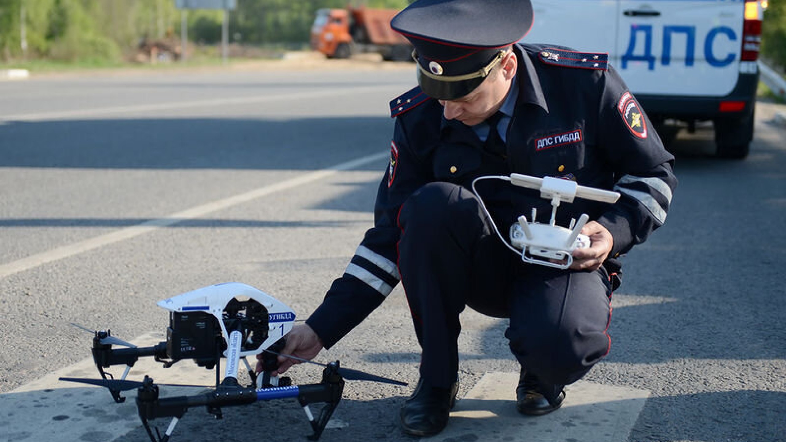 В ГАИ предложили установить автономные дронбоксы для фиксации нарушений ПДД