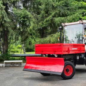 В России создали трактор без водителя — управлять им можно дистанционно