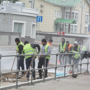 Силуанов заявил о неэффективности дорожных работ и ежегодной замены бордюров