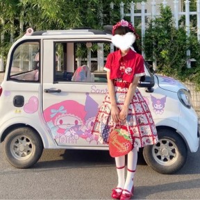 Китайские мамы нашли идеальный транспорт — это мини-электромобили Lao Tou Le