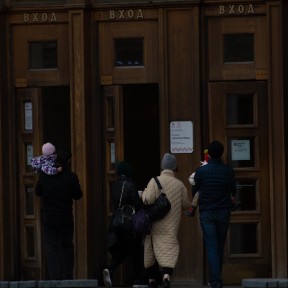 Петербургское метро стало самым дорогим в России