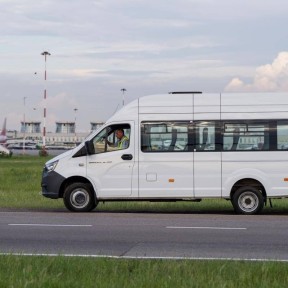 В Пулково пассажиров бизнес-класса начала перевозить электрическая «Газель» e-NN