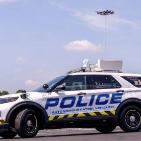 В США на патруль впервые выехал беспилотный полицейский автомобиль
