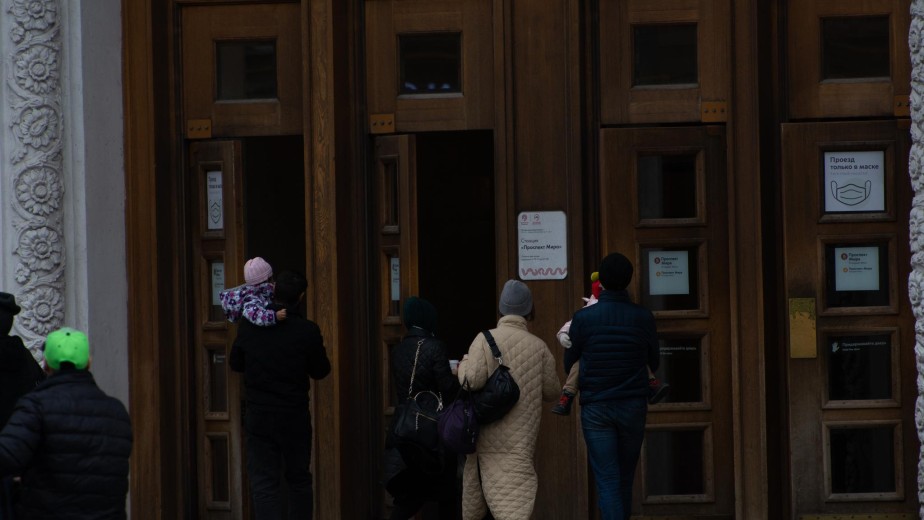 Петербургское метро стало самым дорогим в России