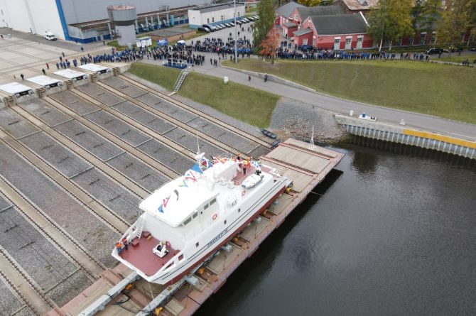 В Петербурге представили первый «беспилотный автомобиль на воде»