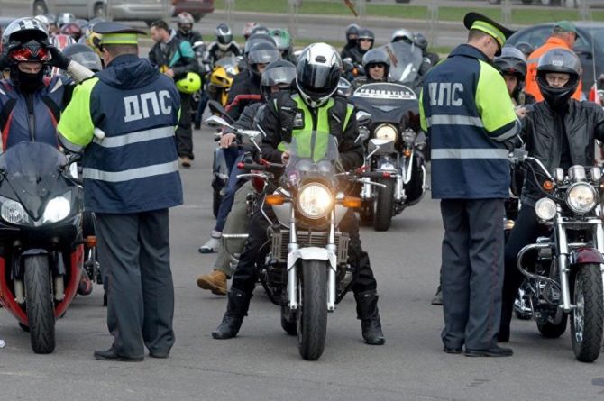 «Не предлагается ничего сверхъестественного»: в ГИБДД поддержали проект изменений в ПДД для мотоциклистов