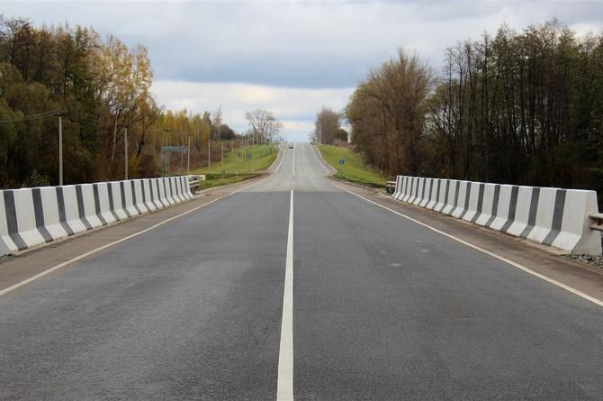 Закончен капитальный ремонт моста через реку Харасея в Курской области