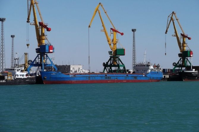 В Махачкале построят дорогу к единственному незамерзающему порту в России на Каспии