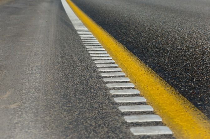 На дорогах «Автодора» появится 11 километров новых шумовых полос