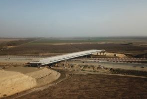 Хуснуллин сообщил о готовности новой дороги к Крымскому мосту на 50%
