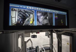 Китайский киберпанк: Huawei разрабатывает датчики, которые позволят дороге «общаться» с автомобилями