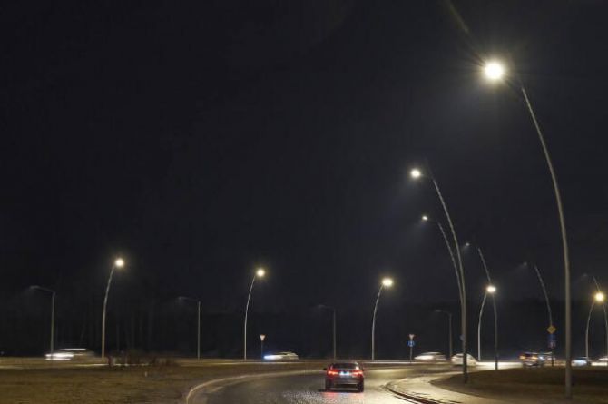 В Петербурге полностью заменили освещение на дороге в Пулково