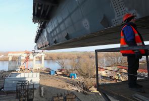 Минтранс вдвое сократил программу ремонта аварийных мостов
