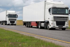 Бизнес просит власти Москвы отменить запрет на въезд грузовикам