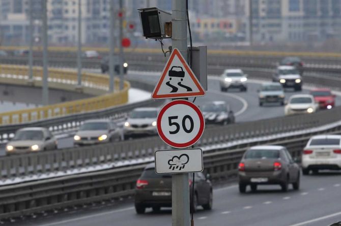 Заммэра Москвы снова призвал снизить нештрафуемый порог скорости с 20 до 10 км/ч