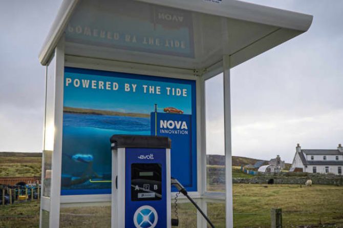 В Шотландии открыли зарядную станцию для электромобилей, которая питается энергией приливов