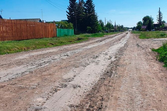 В омской деревне отремонтируют дорогу, на которую жители жаловались немецкому канцлеру