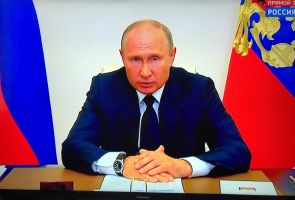 Здравствуй, труд!  Владимир Путин объявил о завершении режима нерабочих дней 
