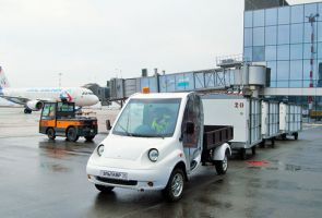 Аэропорт Симферополя стал площадкой для испытаний грузового электромобиля