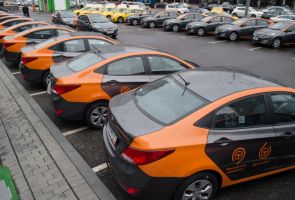 В Москве автовладельцам позволят сдавать свои машины в каршеринг