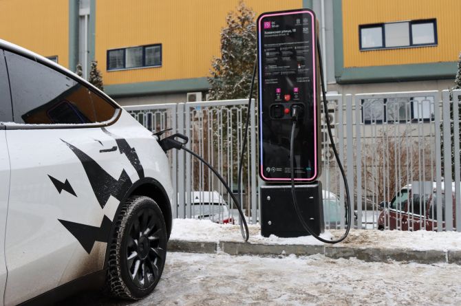 В Москве планируют сделать обязательной установку зарядку для электромобилей