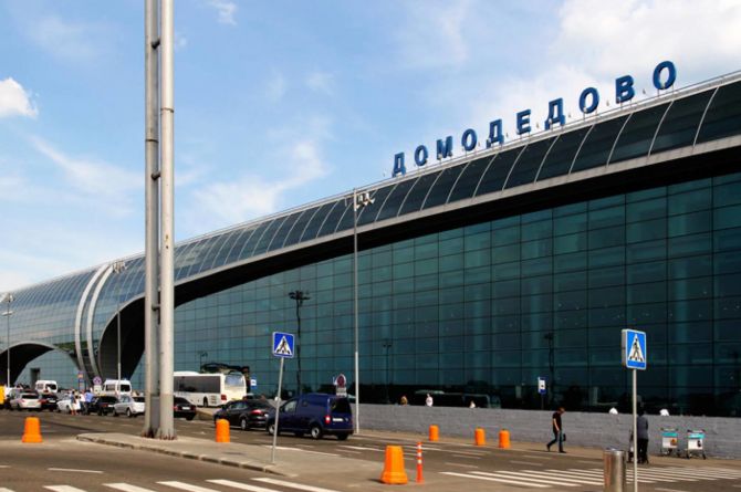 В Домодедово вооруженные люди похитили сумку с 4 миллионами долларов наличными