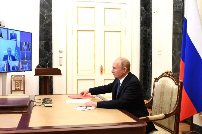 Путин отправил в отставку Евгения Дитриха, новым главой Минтранса станет Виталий Савельев