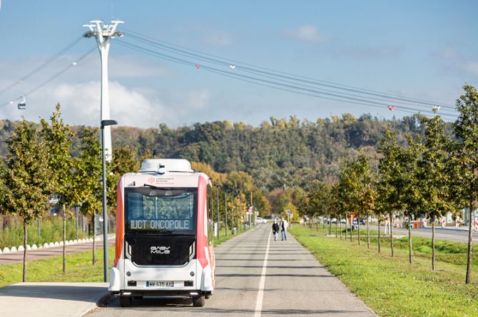 Полностью автономный автобус выедет на дороги Франции в 2022 году