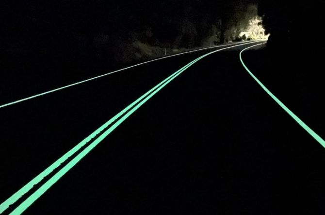 В Австралии тестируют фотолюминесцентную дорожную разметку