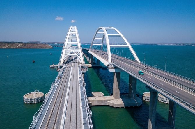 Росавтодор будет выдавать разрешения на строительство и ввод в эксплуатацию Крымского моста
