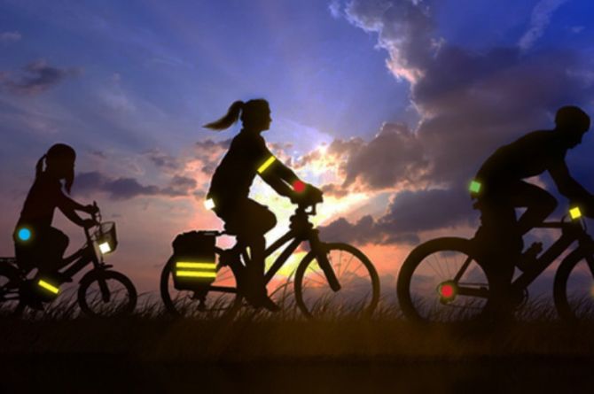 Велосипедистов обяжут носить световозвращающие элементы