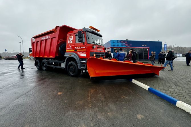 В Челябинской области изготовили первую в России дорожную машину на газовом топливе