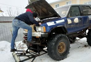 Житель Иваново уже 20 лет чистит сам дороги от снега