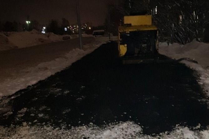 Власти Мурманска запретили укладывать асфальт в снег