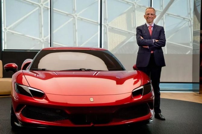 Ferrari анонсировала запуск первого своего электрокара