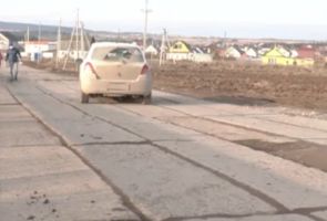 Жители пермской деревни просят Ангелу Меркель отремонтировать им дорогу