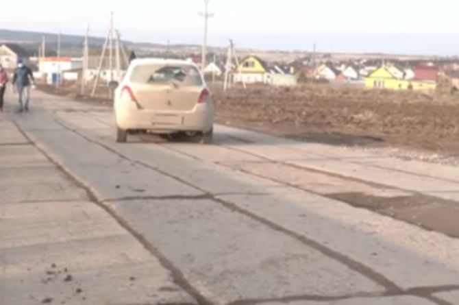 Жители пермской деревни просят Ангелу Меркель отремонтировать дорогу