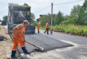 Научитесь ездить - построят нормальную: в Новосибирске появилась двухметровая велосипедная дорожка