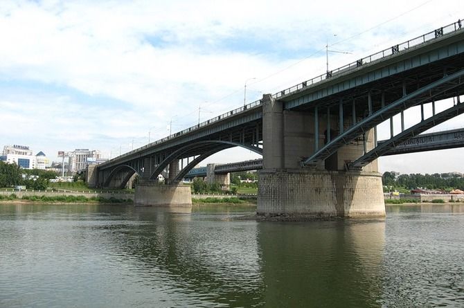 В Новосибирске отремонтируют самый старый мост через Обь