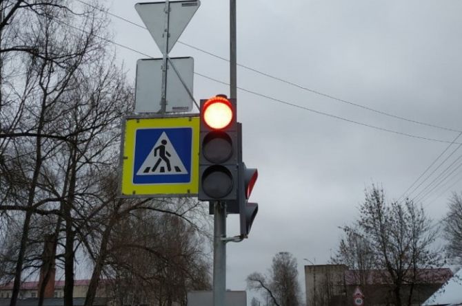 В Псковской области установили «самостоятельный» светофор