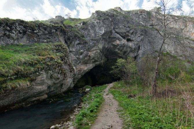 Дорогу к Каповой пещере в Башкирии сделают асфальтовой