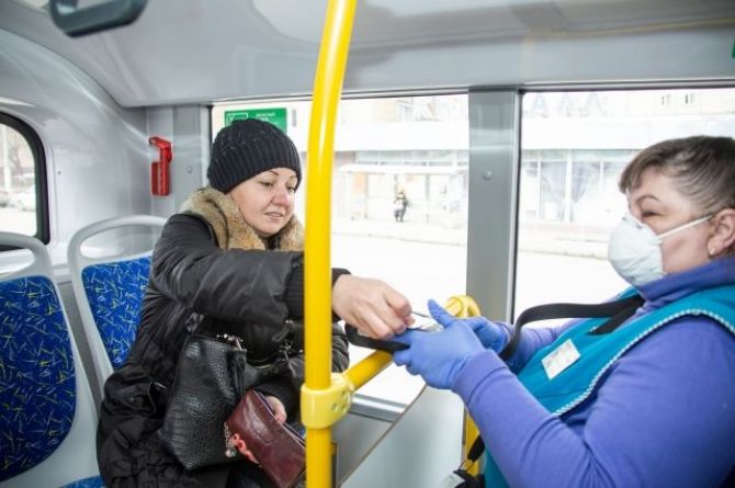 В Московской области хотят запретить оплату наличными в общественном транспорте